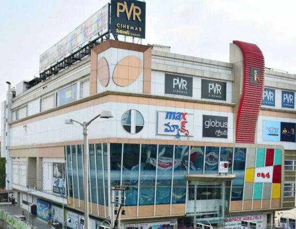 ఏపీలో అనావృష్టి... తెలంగాణాలో అతివృష్టి..!