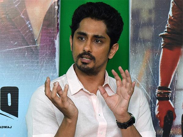 కరప్షన్ తో కోట్లు... మాకు డిస్కౌంట్ ఇవ్వండి..!