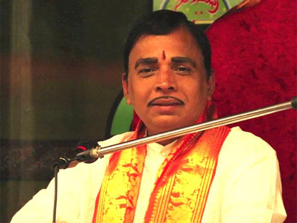 గుమ్మడి కాయ దొంగ భుజాలు తడుముకున్నట్లు!