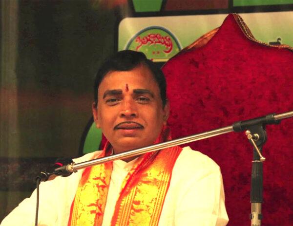 గుమ్మడి కాయ దొంగ భుజాలు తడుముకున్నట్లు!