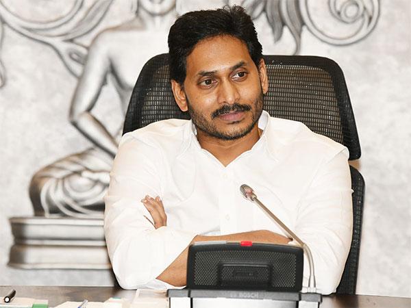 జగన్ స్కీంకు తొలి ఆత్మహత్యాయత్నం!