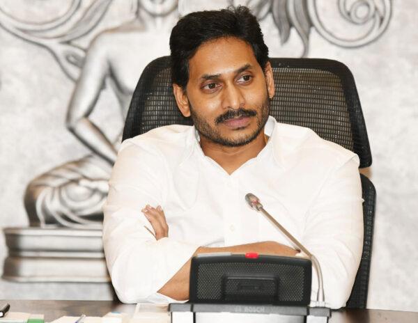 జగన్ స్కీంకు తొలి ఆత్మహత్యాయత్నం!