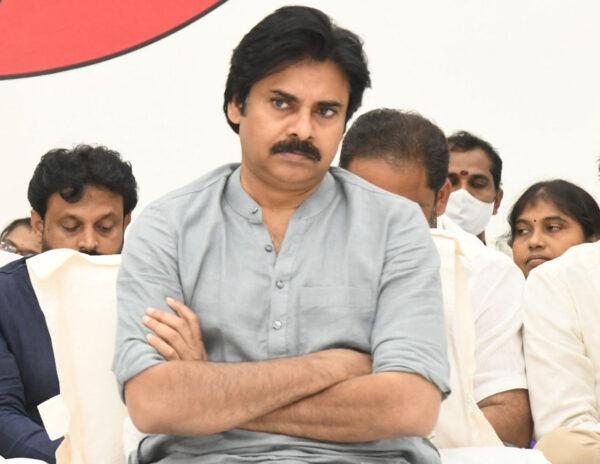 పవన్ కు పొంచి ఉన్న భీమవరం గండం!
