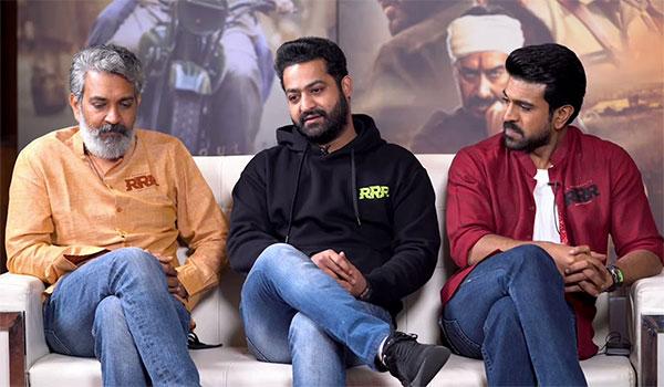 మహేష్ - రాజమౌళి సినిమాపై ఎన్టీఆర్ కామెడీ!