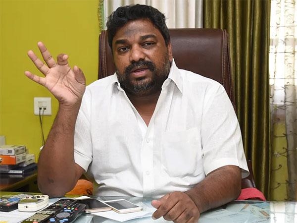 లేటెస్ట్ ట్విస్ట్ : టికెట్ ధరలకు 10 రోజుల డెడ్ లైన్!