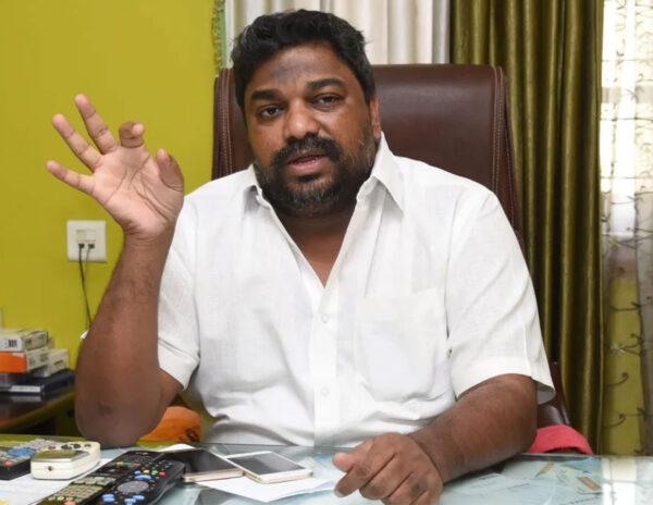 లేటెస్ట్ ట్విస్ట్ : టికెట్ ధరలకు 10 రోజుల డెడ్ లైన్!