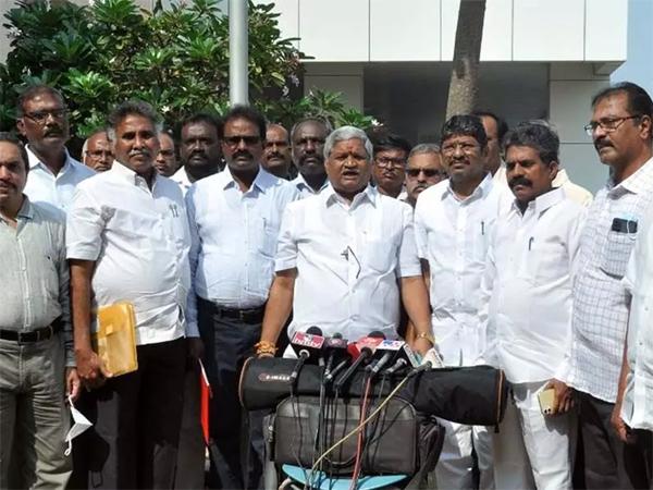 AP Employees Decides Head on With Jagan!