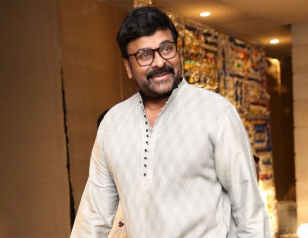 Chiranjeevi Writes A Letter & Sends A Gift To Heroine