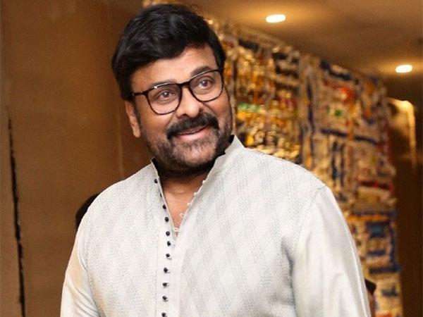 Chiranjeevi Writes A Letter & Sends A Gift To Heroine