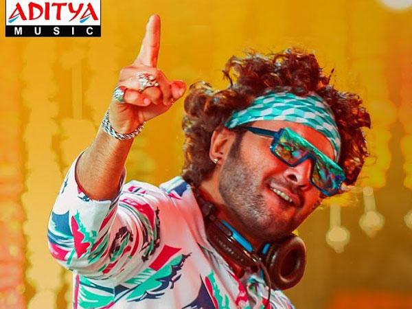 DJ Tillu Title Track: Trippy And Massy