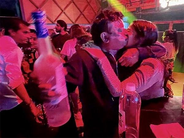 Director’s Irritating Public Romance