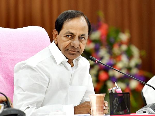 KCR Not To Repeat Jagan's Mistake!