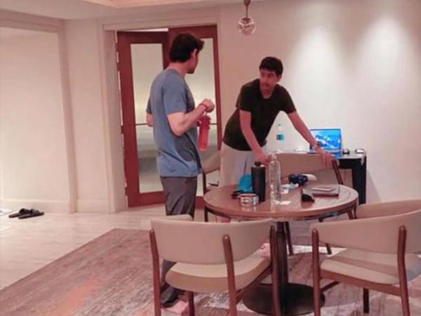 Pic Talk: Mahesh Babu & Son - What's Cooking?