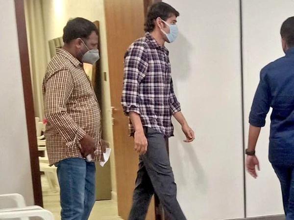 Spotted: Sad-faced Mahesh Babu