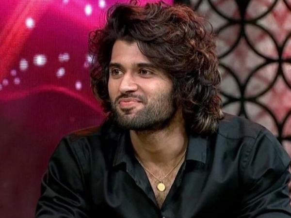 Vijay Deverakonda Fans Celebrate Strange One Year!