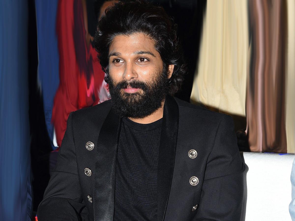 Allu Arjun To Make Star Director Wait!