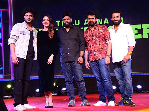 ఘనంగా "డిజె టిల్లు" బ్లాక్ బస్టర్ సెలబ్రేషన్స్
