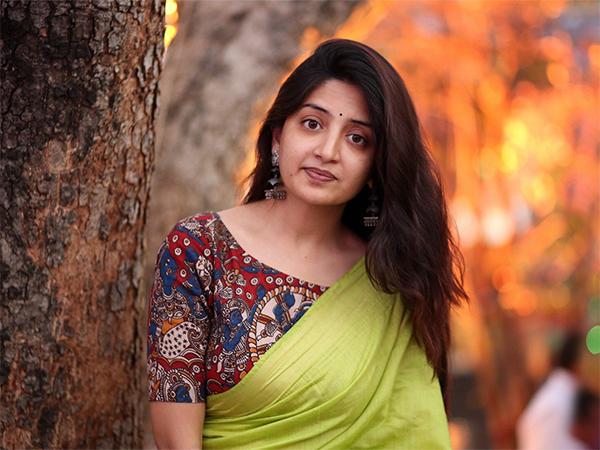 పూనమ్ కౌర్... సెన్సేషనల్ ట్వీట్స్..!
