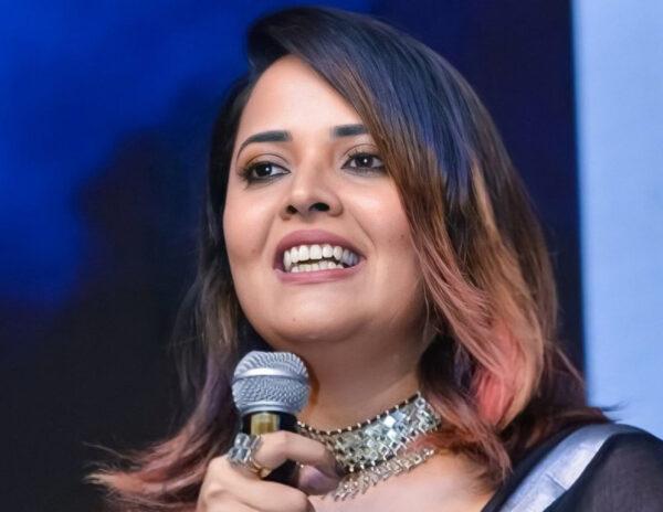 Anasuya Lacks Big Screen Judgement