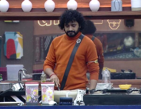 BB Non Stop: Day 2 - Natraj Master on Fire!