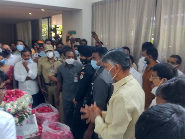 Gentleman Naidu Keeps Political Rivalry Aside