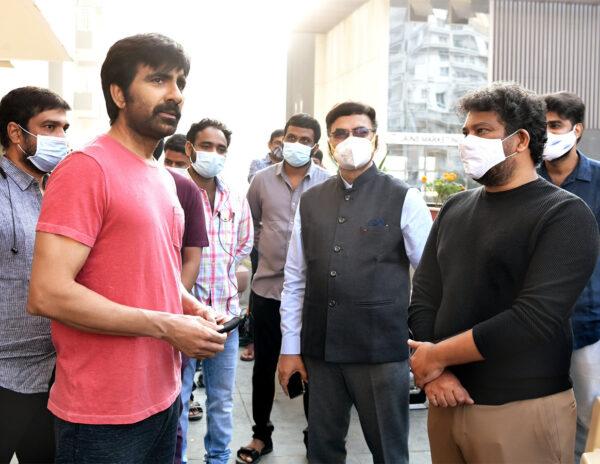 Director's Wife's Shocking Comments On Ravi Teja