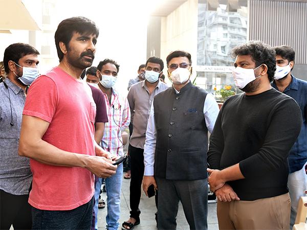 Director's Wife's Shocking Comments On Ravi Teja