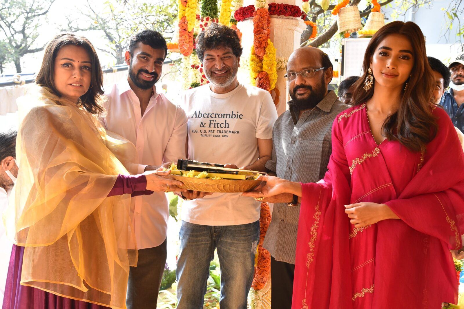సూప‌ర్‌స్టార్ మ‌హేష్ బాబు, త్రివిక్రమ్ ల హ్యాట్రిక్ కాంబినేషన్ లో చిత్రం ప్రారంభం: