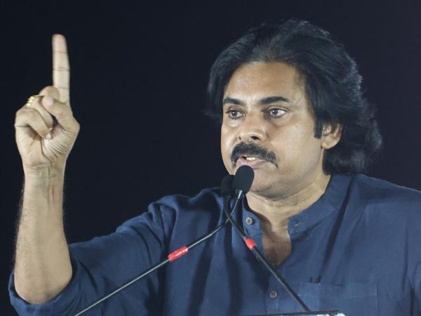 Viral Video: PK Enacts Jagan's Expressions