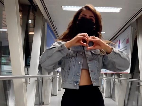 Samantha’s Late Night Fun in Airport