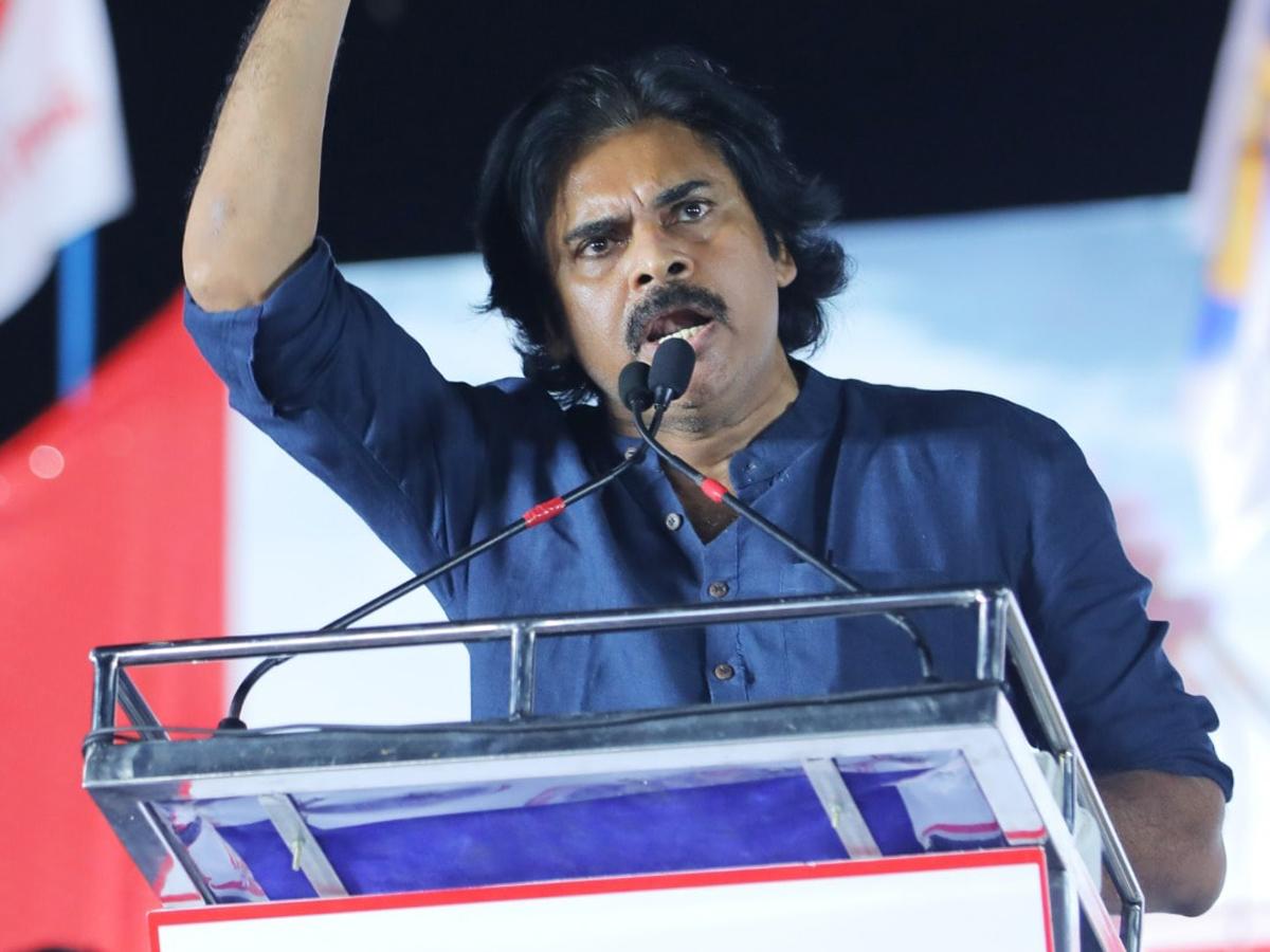 pawan kalyan retaliates on ys jagan