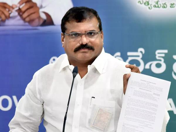 Botsa Satyanarayana Comments AP capital as Hyderabad