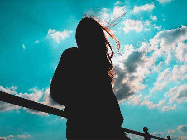Heroine's Extra Charge 2-3 Lakh Per Day - Producers Nightmare