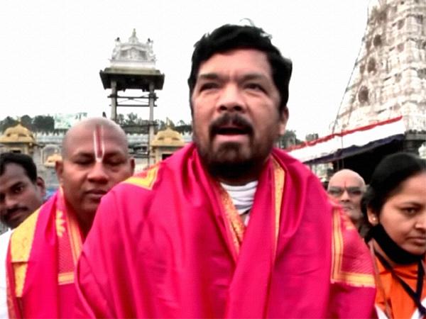 Jagan Bhajana - Posani Krishna Murali Hurts Sentiments!