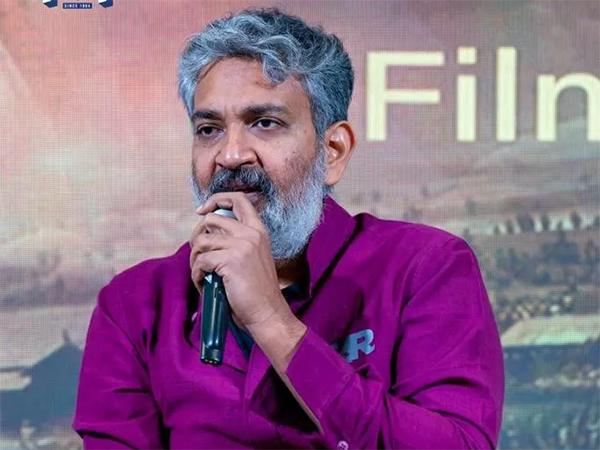 KGF 2 Fans Thigh Slapping on Rajamouli 