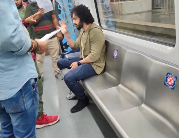 Pic Talk: Agent Spotted in Hyd Metro