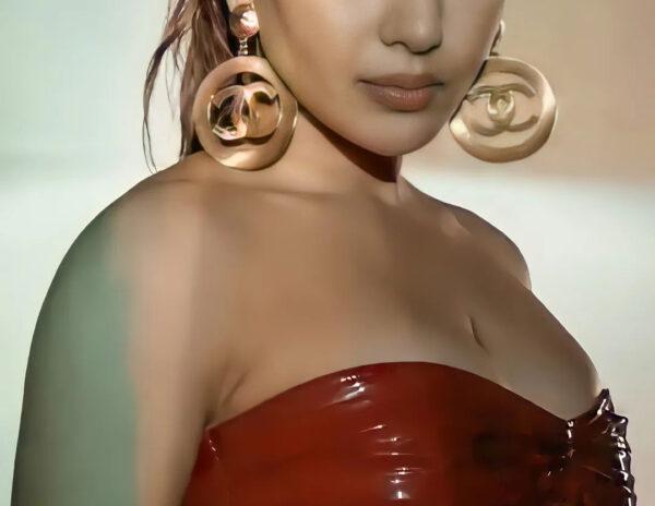 Pic Talk: Samantha's Eye-feast In Low Top