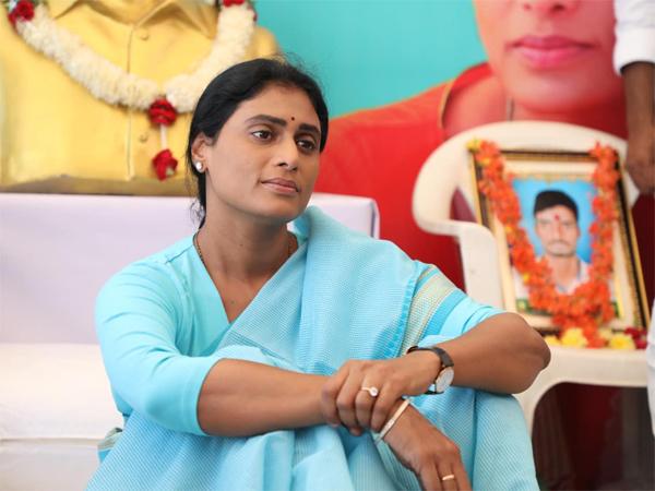 Sharmila To Enter AP Politics Indirectly?
