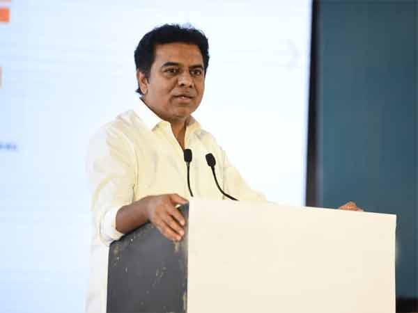 KTR on andhra pradesh roads and power- cuts