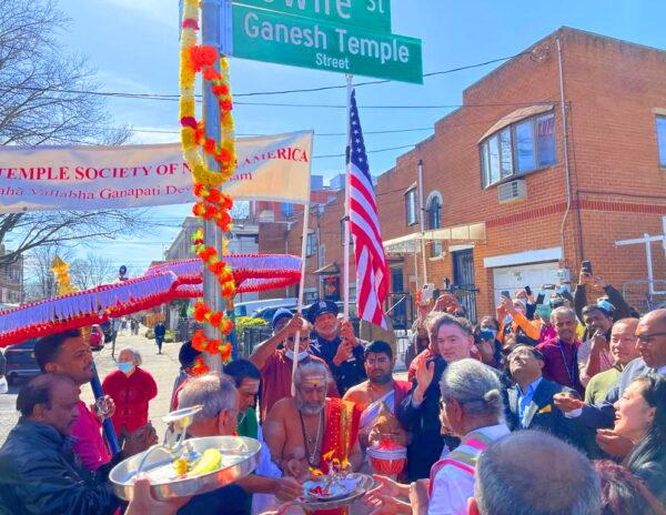 New York Ganesh Temple Street Photos