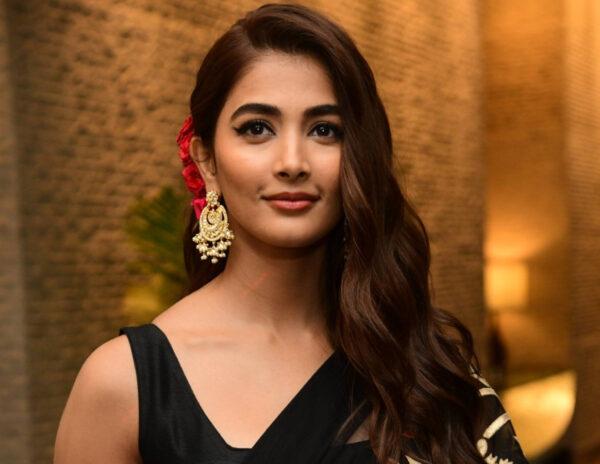 Pooja Hegde's Strange Experience With Telugu Media!