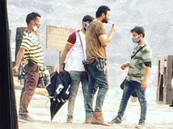 Salaar Leaked Pic: Relief For Prabhas Fans