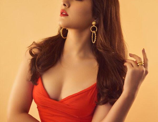 Pic Talk: Milky Lady’s Gorgeous Show In Red Dress