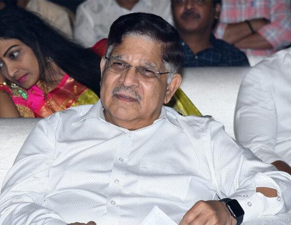 SM Talk: Allu Aravind Cheated Charan For Allu Arjun