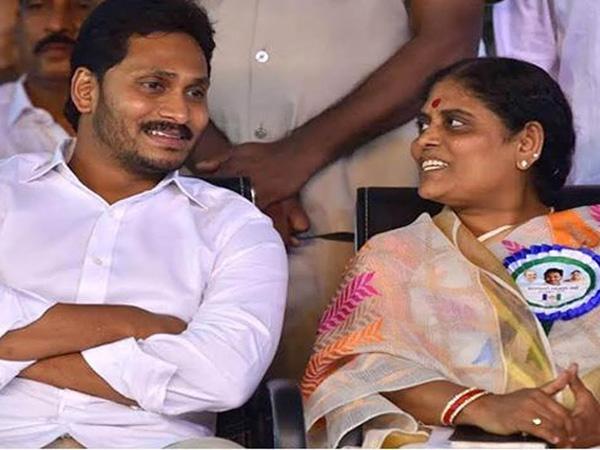 Jagan Intentionally Avoids Vijayamma?