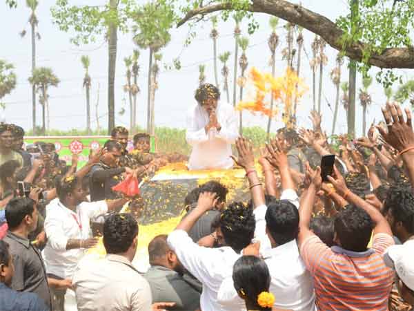 jai jagan slogans in janasena pawan kalyan tour