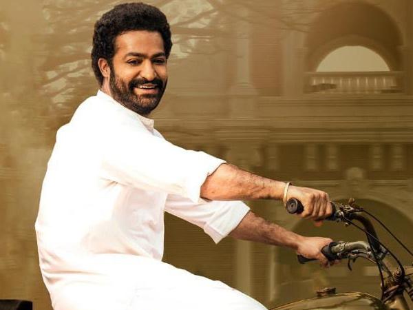 NTR Visits Rajamouli's House, Fans in Panic