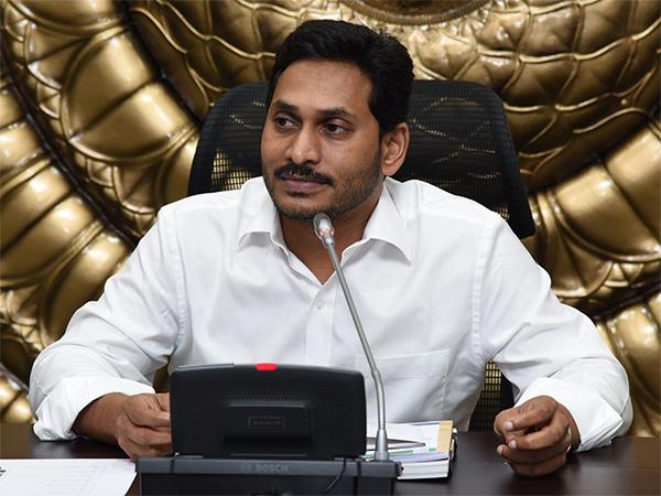 ys jagan three capitals issue