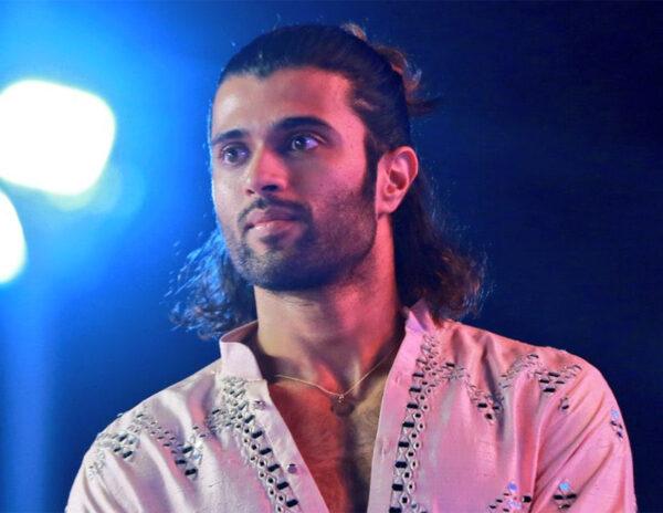 Deverakonda's Action In Mani Ratnam Kinda Film!