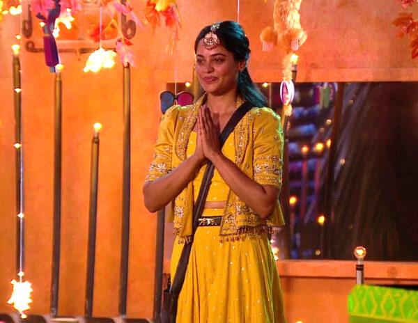 Exclusive: Bindu Madhavi Wins BB Non-Stop Title